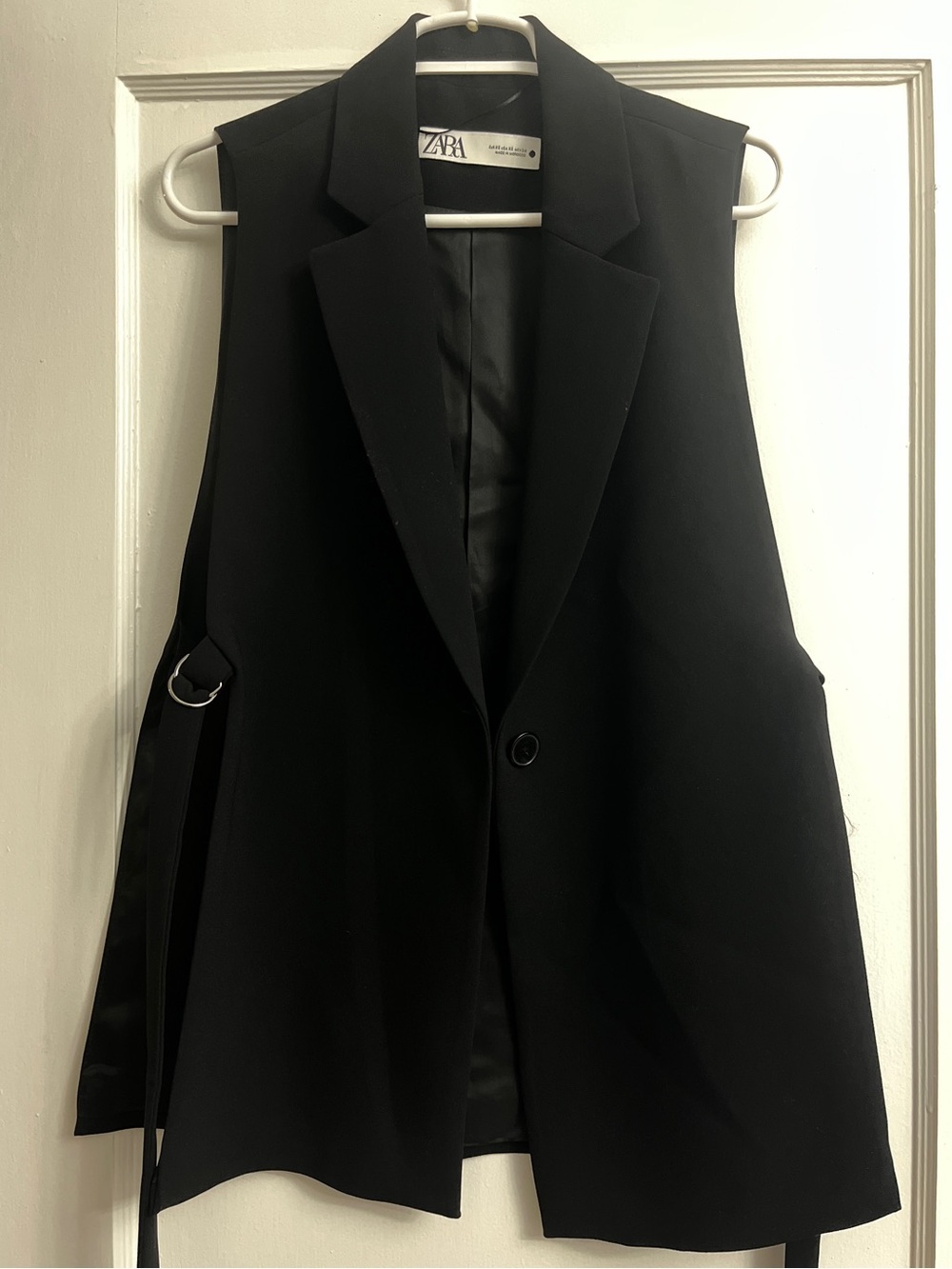Zara Black Sleeveless Tailored Blazer